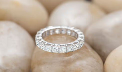 Lab diamond engagement rings